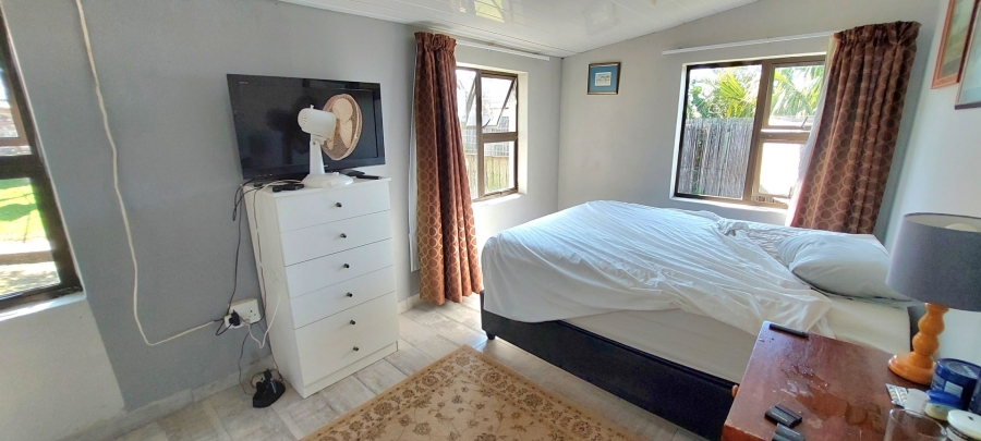 5 Bedroom Property for Sale in Sunrise On Sea Eastern Cape